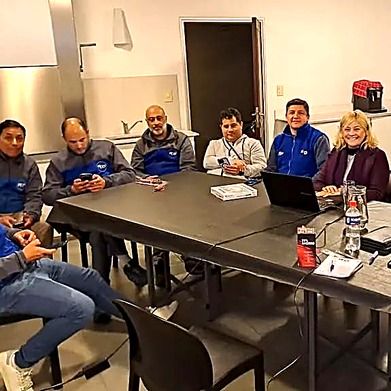 Reunión de trabajo con el equipo de RD Electricidad