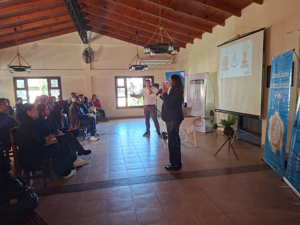 Gabriela Ballerini en el Foro Regional de Coaching Comercial en Metán